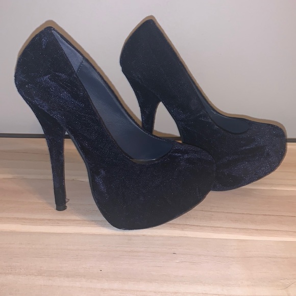 Beautiful brand new blue velvet platform size 32 - Picture 3 of 3